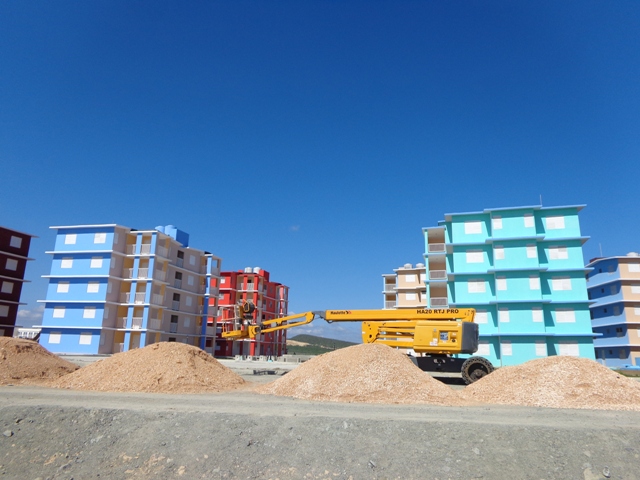 Avanza en Antilla construcción de viviendas para reorganizar a la población de El Ramón, donde se levanta el nuevo polo turístico holguinero. Foto: De la autora