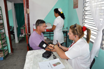Saludan los CDR aniversario 35 del Programa del Médico y la Enfermera de la Familia