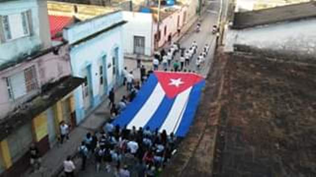 marcha desde el parque central Calixto García hasta el Monumento a los Mártires de Holguín
