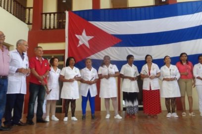 Condecoran a guantanameros destacados en los servicios de salud