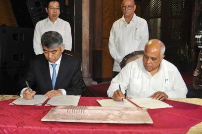 Firman Cuba y China acuerdos para promover cooperación económica (+Fotos)