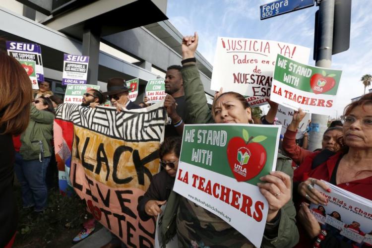 maestros de los ángeles en huelga