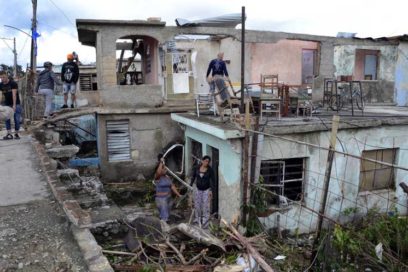 El tornado pasó por Regla como una bola de fuego (+ Fotos)