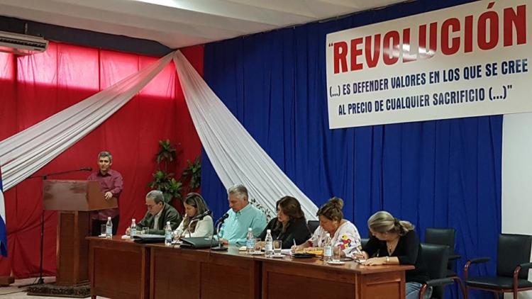 Miguel Díaz-Canel intercambió con profesores y estudiantes de la Universidad de Sancti Spíritus José Martí Pérez. Foto: Angélica Paredes