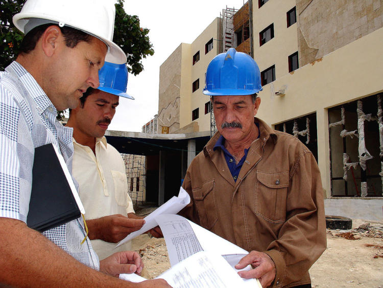 En el seminario se insistió en la exigencia que debe mantener el sindicato por ejecutar las obras con la mayor calidad. Foto: Agustín Borrego Torres / Archivo TrabajadoresEn el seminario se insistió en la exigencia que debe mantener el sindicato por ejecutar las obras con la mayor calidad. Foto: Agustín Borrego Torres / Archivo Trabajadores