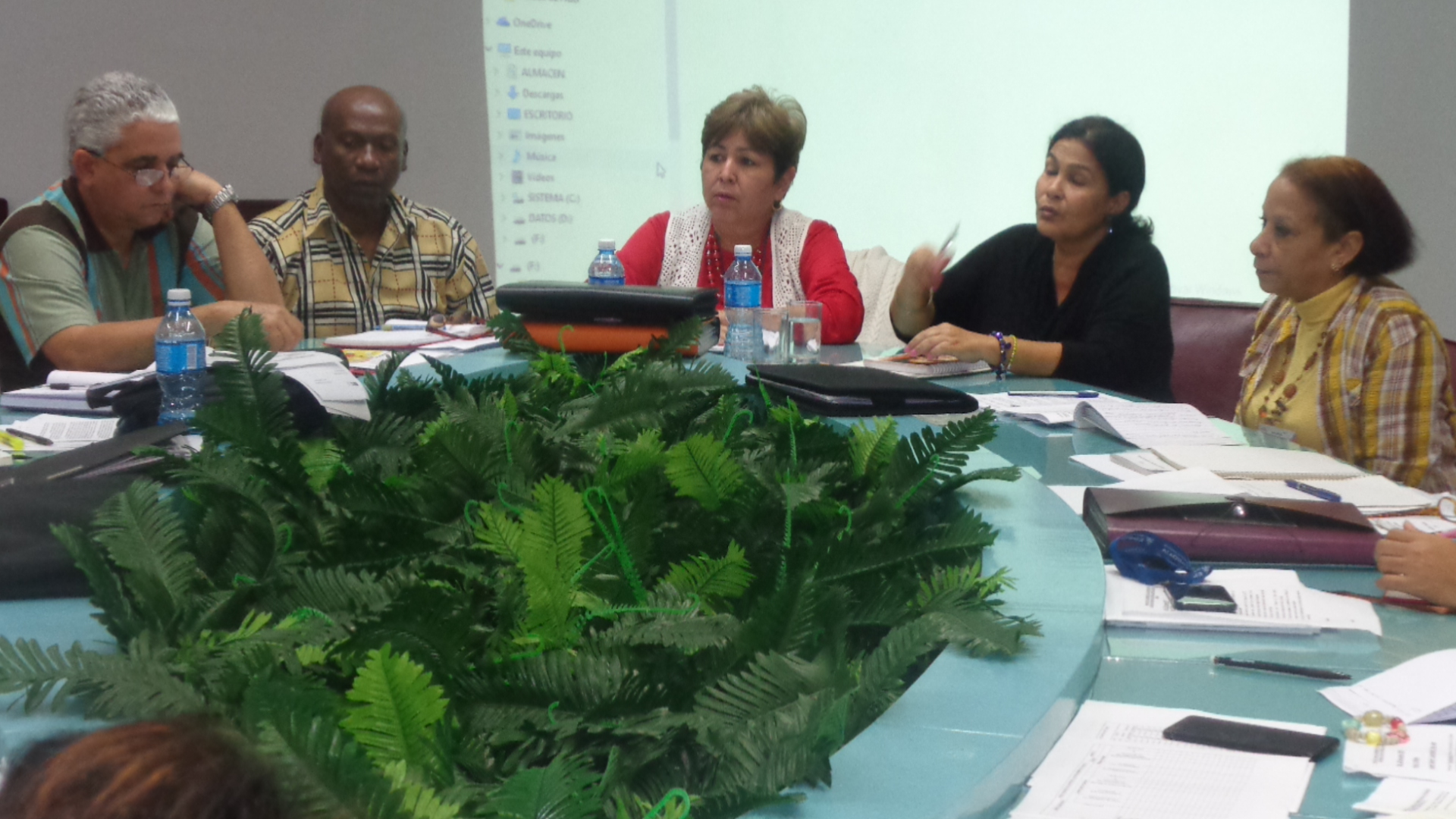 Reunión de los representantes de la esfera de Asuntos Laborales y Sociales de la CTC y los Sindicatos Nacionales.