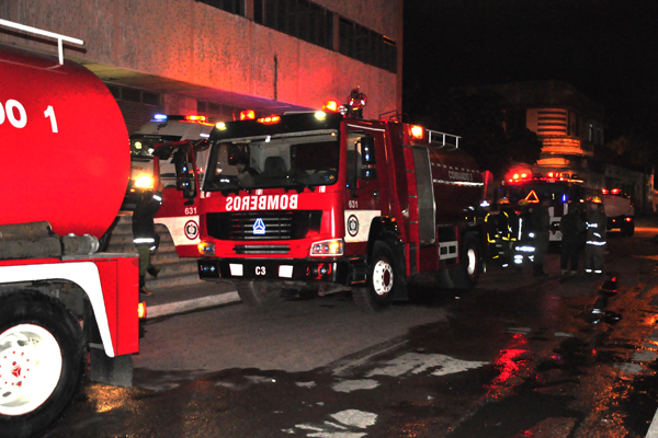 Incendio en el Hospital Miguel Henriquez. Foto: ACN