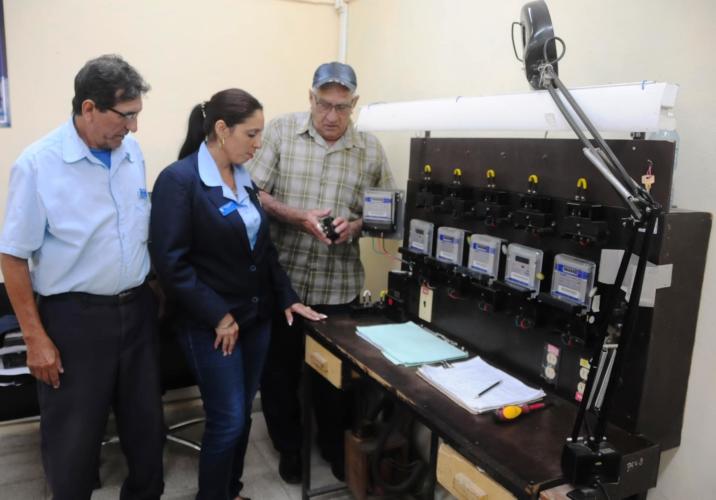 De izquierda a derecha Eddy, Lizandra y Jorge, tres de los autores de la innovación. Foto: Ángel Chimeno Pérez