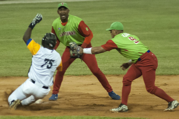 Cuarto juego de la final Las Tunas- Villa Clara. Foto: José Raúl Rodríguez Robleda