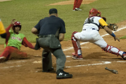 Béisbol cubano: detrás del hachazo tunero