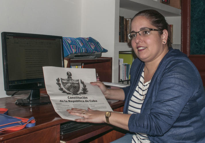 Respecto a la nueva Constitución, la palabra de orden es “perfeccionamiento y salto cualitativo”, destacó la profesora Majela Ferrari Yaunner. Foto: José Raúl Rodríguez Robleda