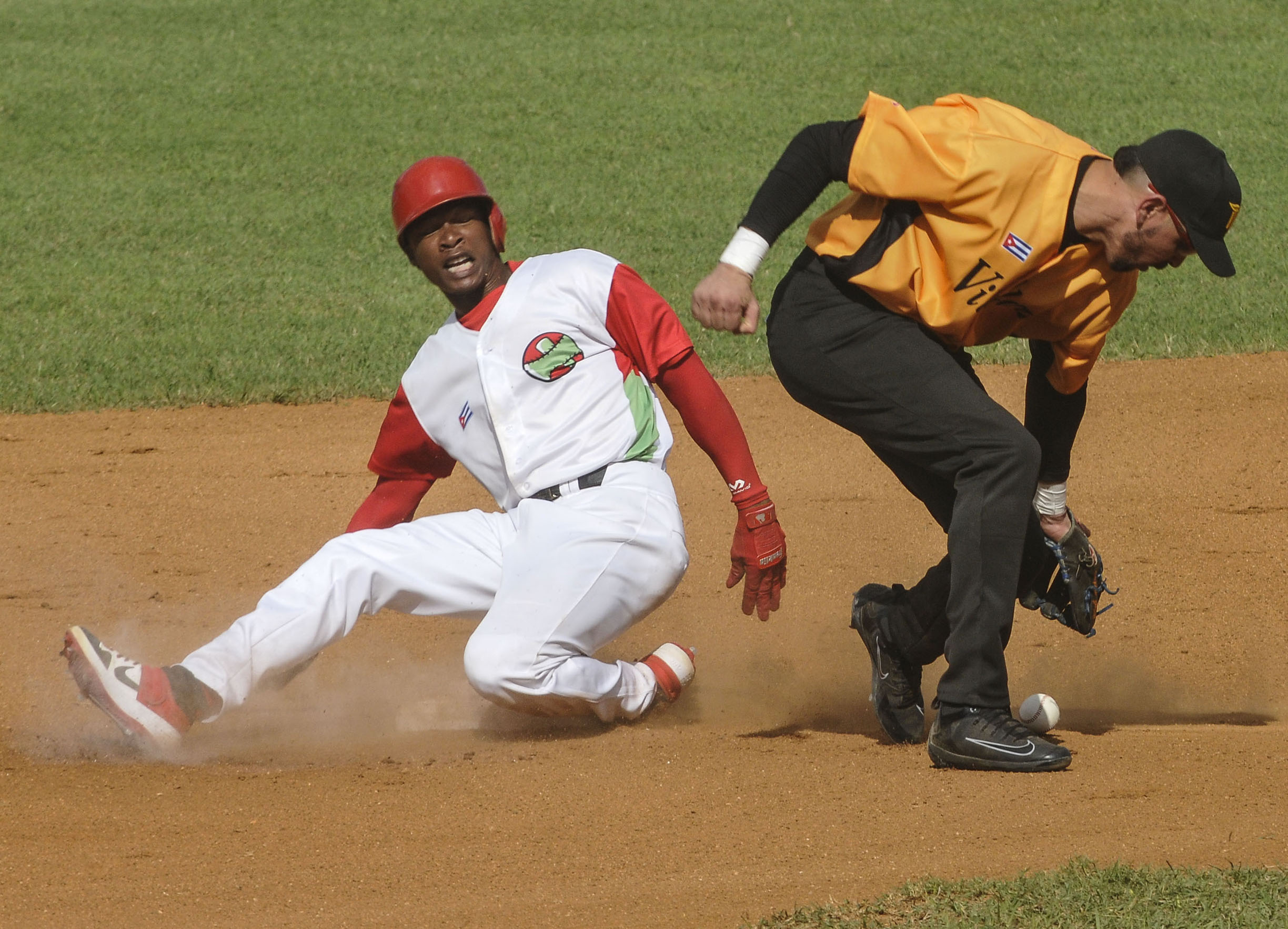 Play off Las Tunas-Villa Clara. Foto: José Raúl Rodríguez Robleda