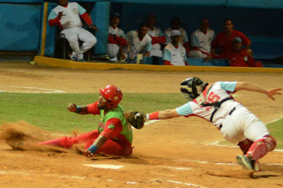 Out 27: El tercer hachazo sobre los tigres