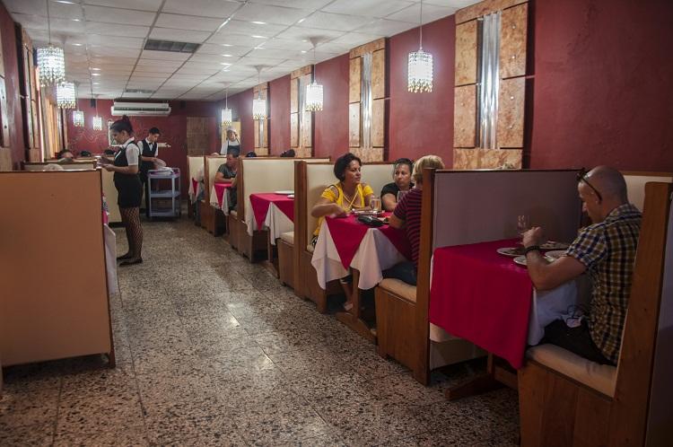 El restaurante Las Vegas es una de las principales opciones gastronómicas de la ciudad por la calidad del servicio y atención al cliente. Foto: Loraine Morales Pino