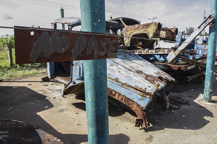 Un total de 13 camiones se convertirán en chatarra porque no hay cómo repararlos. Foto: René Pérez Massola Un total de 13 camiones se convertirán en chatarra porque no hay cómo repararlos. Foto: René Pérez Massola