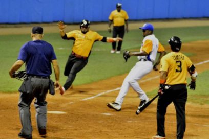 Out 27: Fredy Asiel y Vizcaíno apagaron los Gallos