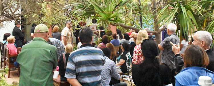 Numeroso público colmó el Encuentro, en la sede de la Peña Horizontes de Nuestra América. Foto: Tamara Gispert.