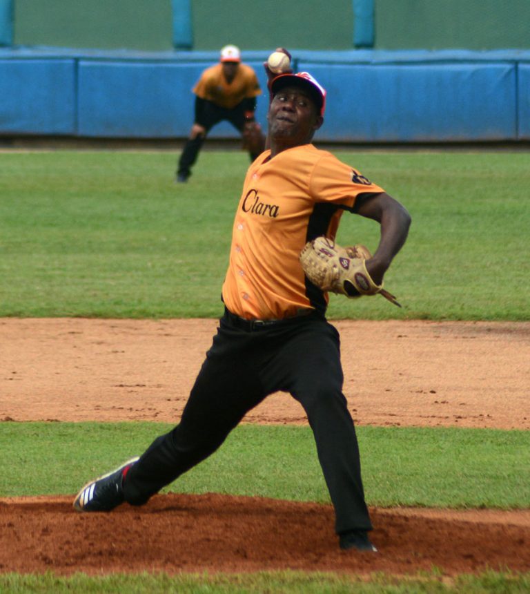 Alaín Sánchez guió a Villa Clara a su segunda sonrisa en estos pla off. Foto: Oscar Alfonso.