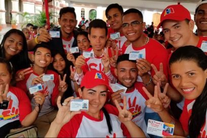 Exalta Maduro aniversario del Carné de la Patria