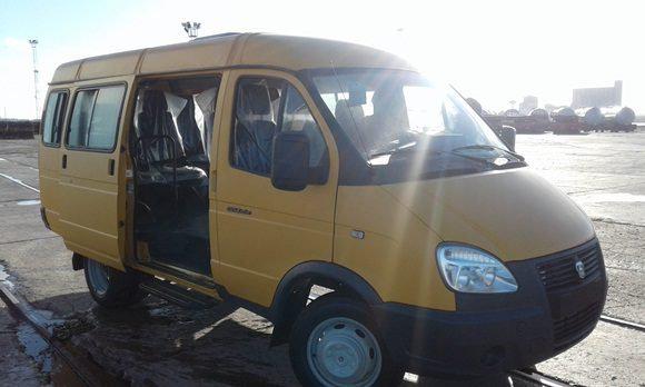 La explotación de los microbuses con capacidad de 12 pasajeros de fabricación rusa, estará a cargo de la Empresa TAXICUBA