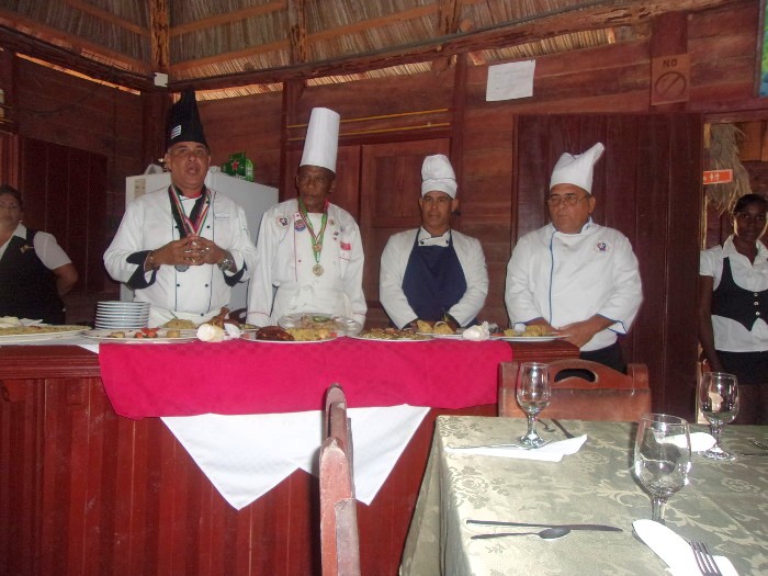 chefs homenaje a periódico Adelante