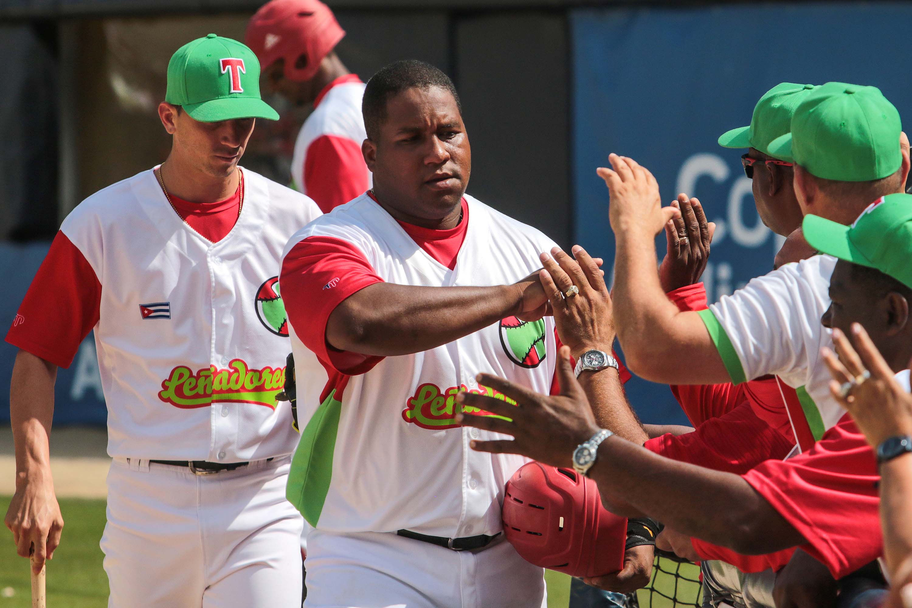 Alfredo Despaigne de los Leñadores de Las Tunas, de Cuba, durante el choque contra Cardenales de Lara, de Venezuela, en partido del grupo A de la edición 61 de Serie del Caribe de Béisbol, en el estadio Rob Carew, en Ciudad de Panamá, Panamá, el 9 de febrero de 2019. Foto Roberto Morejón Rodríguez / Periódico JIT