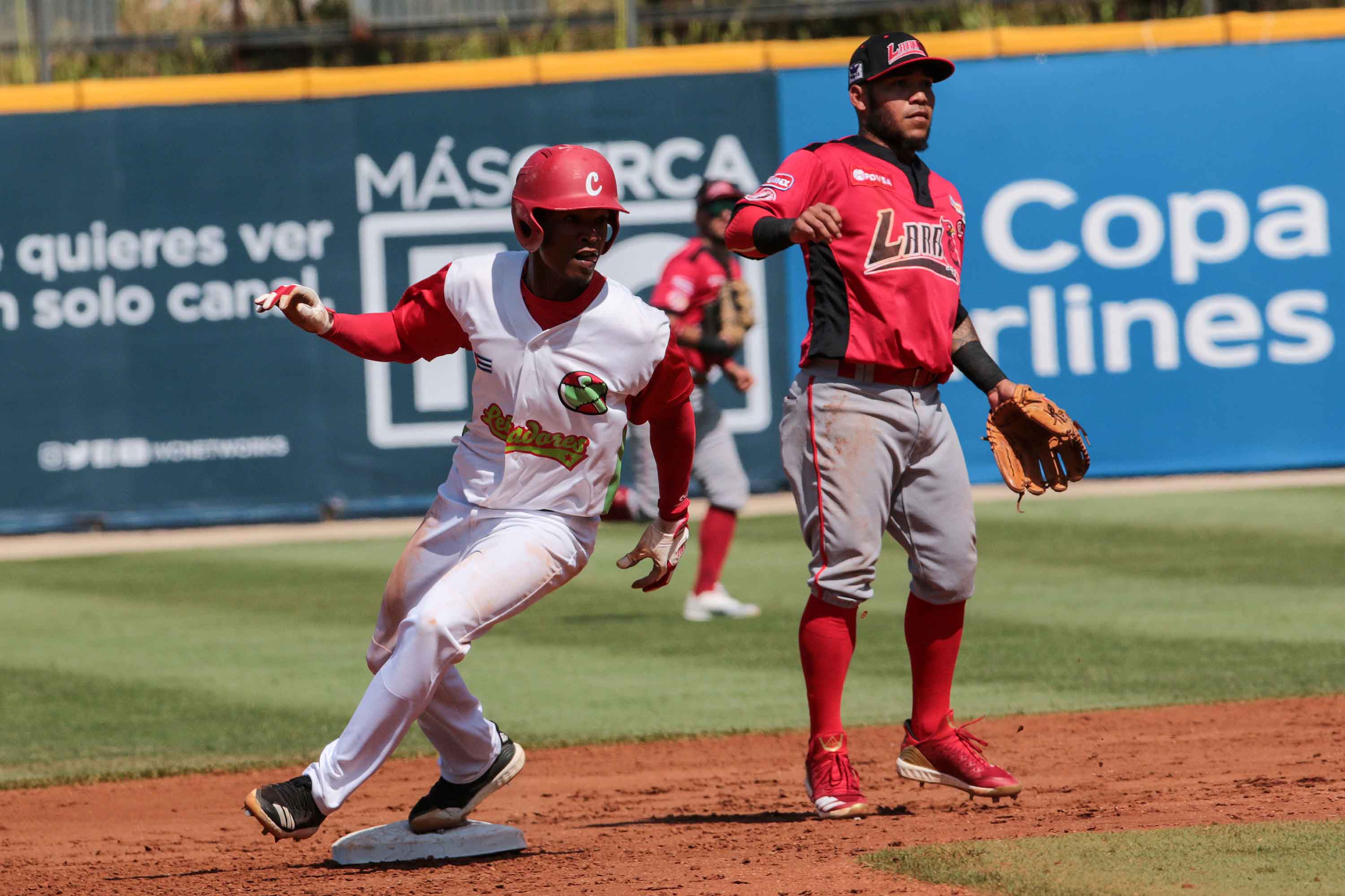 Leñadores de Las Tunas, de Cuba, versus Cardenales de Lara, de Venezuela, en partido del grupo A de la edición 61 de Serie del Caribe de Béisbol, en el estadio Rob Carew, en Ciudad de Panamá, Panamá, el 9 de febrero de 2019. Foto Roberto Morejón Rodríguez / Periódico JIT