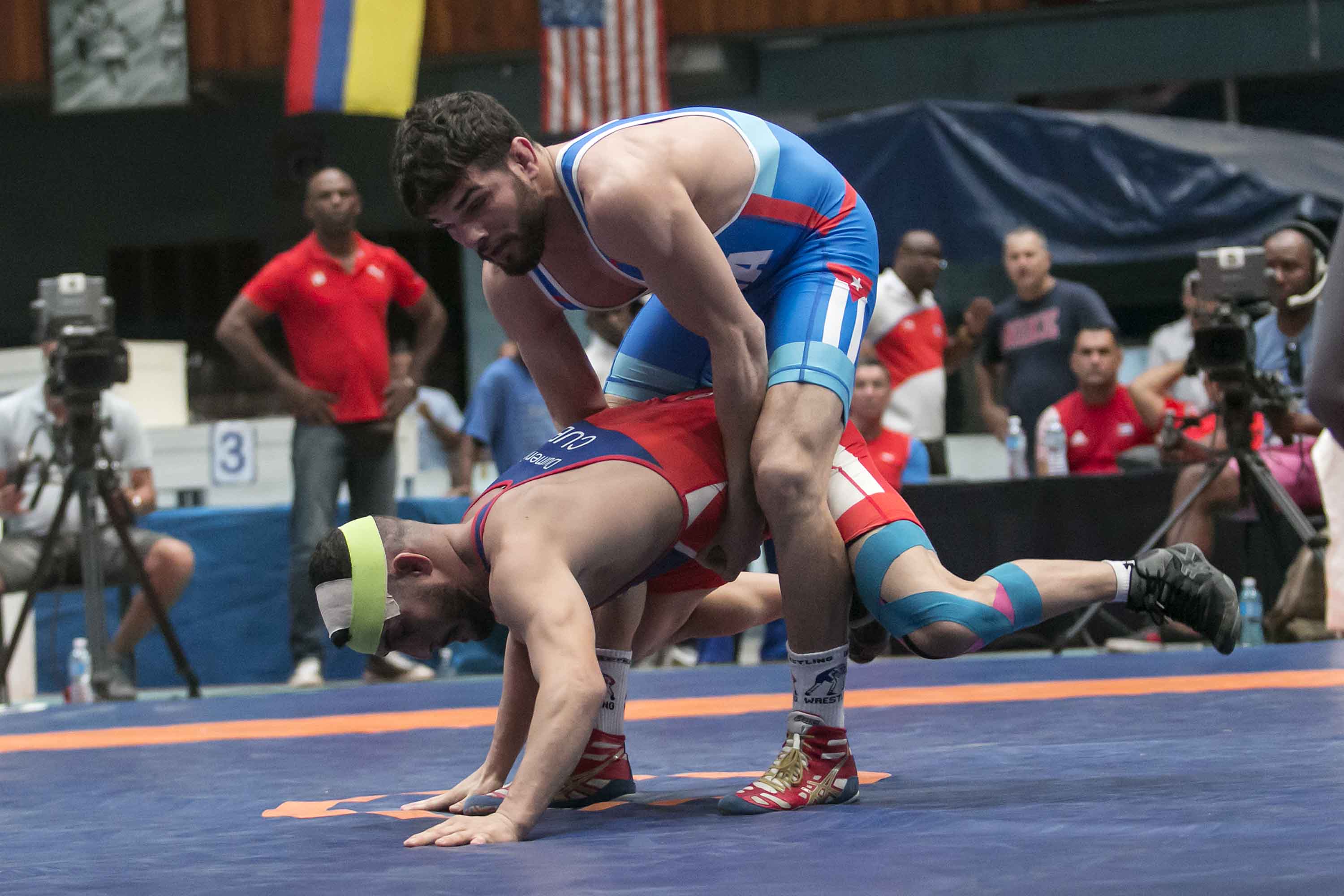 Combate entre Luis Orta y Javier Duménico en el torneo Granma-Cerro Pelado. Foto: Roberto Morejón.