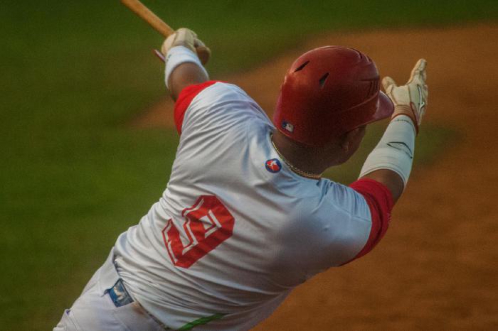Jorge Enrique Alomá, el mejor bateador de Cuba en el primer partido contra El Salvador.