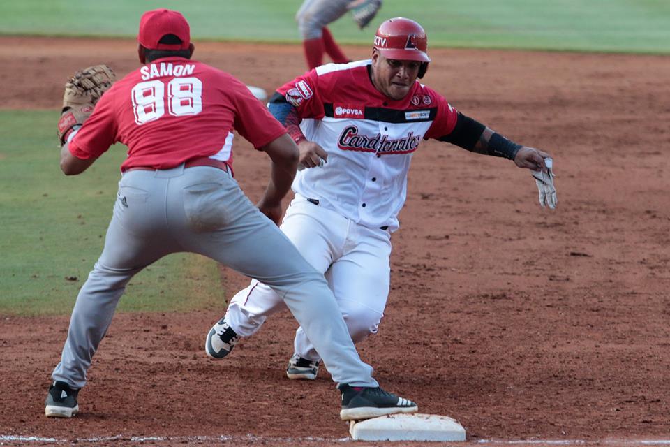 Cuba-Venezuela en la Serie del Caribe. Foto: Roberto Morejón