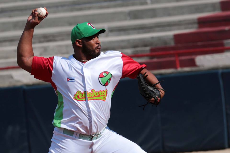 Vladimir García lanzó un buen relevo desde el primer inning. Foto: Roberto Morejón