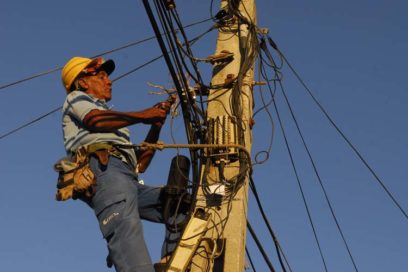 Día del Trabajador de las Comunicaciones, la Informática y la Electrónica: Tono muy ocupado (+ Infografía)
