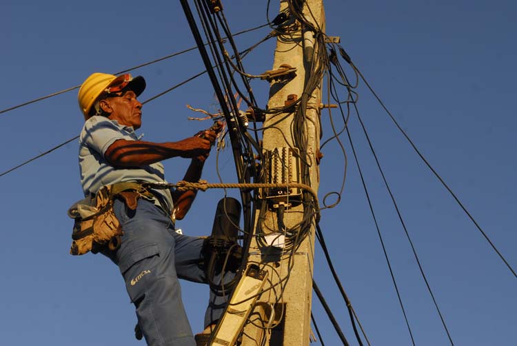 Recuperación de la Escuela Osvaldo Sánchez, ubicada en el reparto Martí, municipio Cerro. Foto: Agustín Borrego Torres
