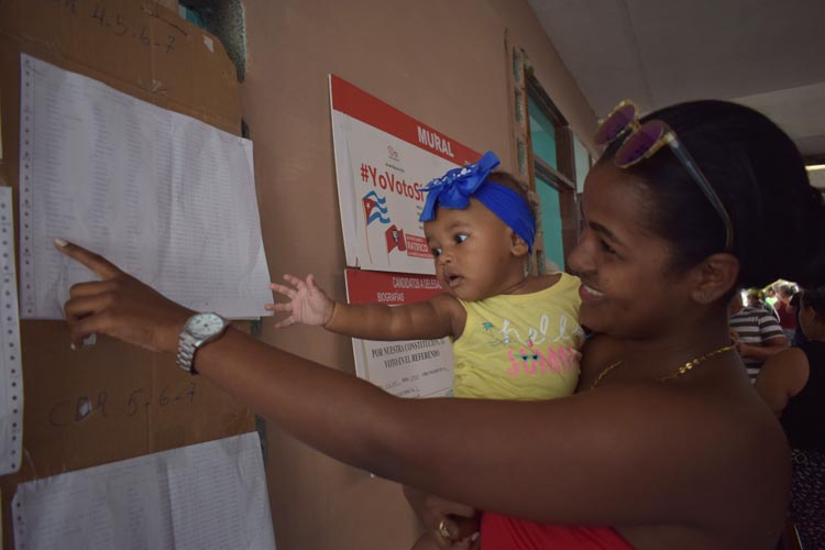 Voto de La Nueva Contitución Reparto Marti. 24 de febrero de 2018. Foto: Agustín Borrego Torres