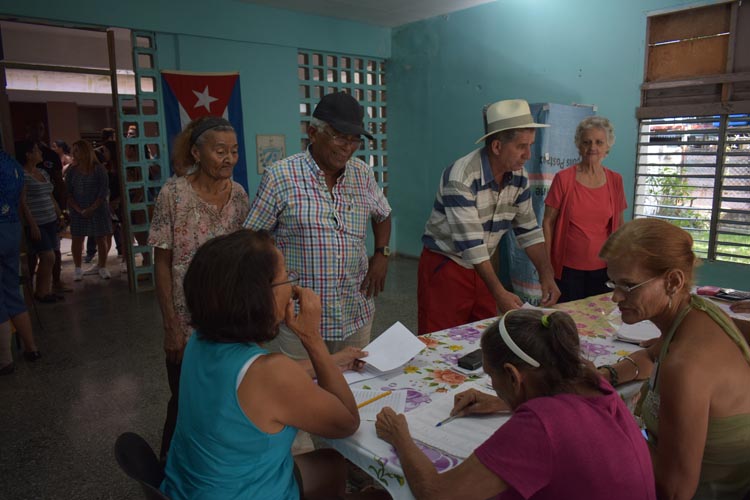 Voto de La Nueva Contitución Reparto Marti. 24 de febrero de 2018. Foto: Agustín Borrego Torres