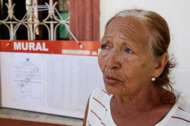 Damnificados ejercen su derecho al voto. Foto/Abel PADRÓN PADILLA