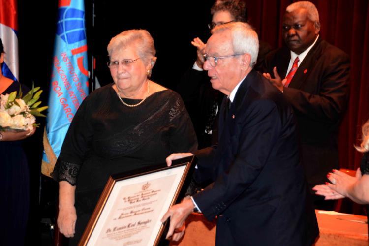 Eusebio Leal junto a Isabel Allende Karam. Foto: Modesto Gutiérrez Cabo/ACN