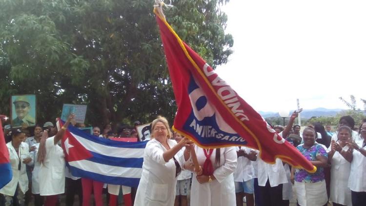 Bandera XXI Congreso de la CTC en Santiago de Cuba