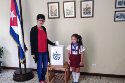Cubanos de misiones en el exterior ejercen su voto por la nueva Constitución (+ Fotos y Video)