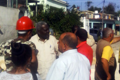 Esteban Lazo recorre zonas dañadas por el tornado en Regla y Guanabacoa (+ Fotos)