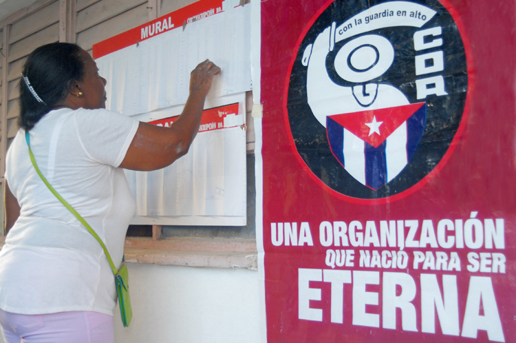 Votación en Referendo constitucional Colegio electoral número uno, circunscripción 21, lugar colegio electoral numero 3 cito en consultorio médico 7 en el ejercen el derecho al voto los electores domiciliados en los CDR 3 y 4 Zona 21 Municipio Cerro. La Habana 24 de Febrero 2019, Foto Heriberto González Brito.