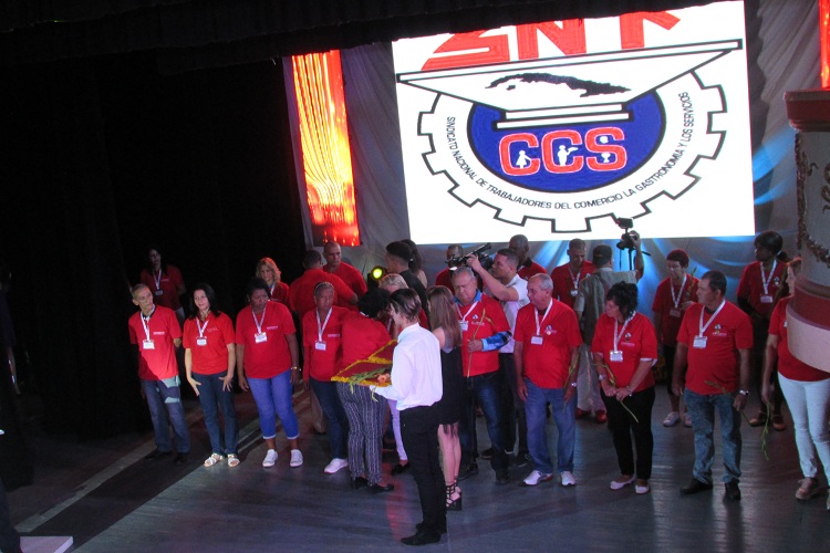 Trabajadores del sector fueron condecorados con la distinción Fernando Chenard Piña. Foto: Loraine Morales Pino