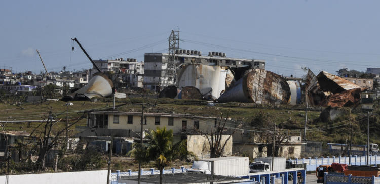 Reportaje en Los Molinos de Regla La habana en dónde se fabrica la harina de trigo .recuperación después del tornado del dia 27 de Enero19. 8 de Febrero 2019. Foto José Raúl Rodríguez Robleda