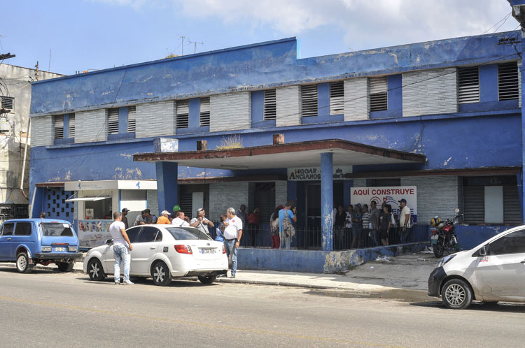 Recuperación y construcción de viviendas en el municipio de 10 de Octubre por brigadas del contingente Blas roca y y por cooperativas no agropecuarias de la construcción . 15 de Feb 2019 Foto José Raúl Rodríguez Robleda