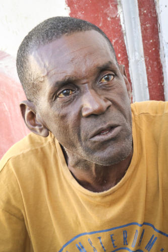 Omar Montoya, trabajador de la salud y damnificado del consejo popular Jesús del Monte. Foto: René Pérez Massola