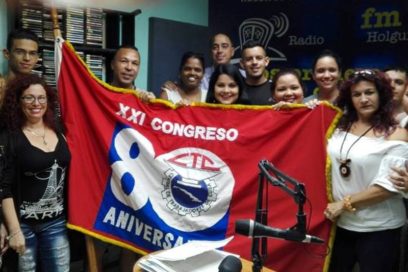 Bandera XXI Congreso de la CTC recorre centros laborales en Holguín