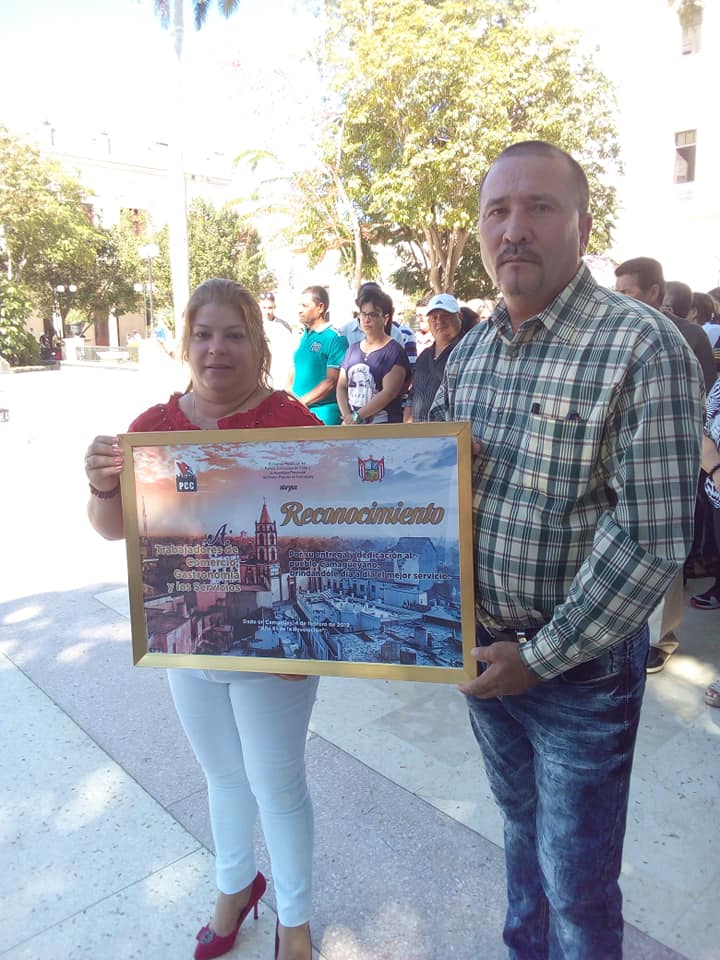 En Camagüey se desarrolló homenaje a trabajadores del comercio, la gastronomía y los servicios
