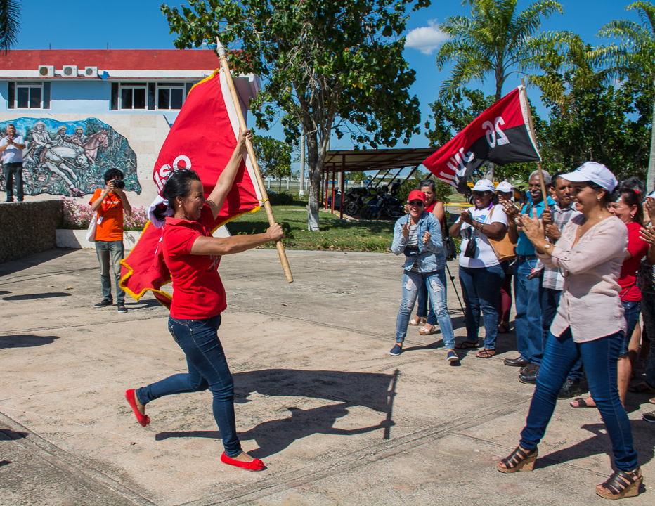 bandera XXI congreso ctc sigue en camagüey
