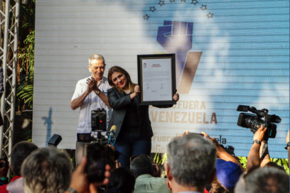 Cuba entrega firmas de la paz (+ Fotos)