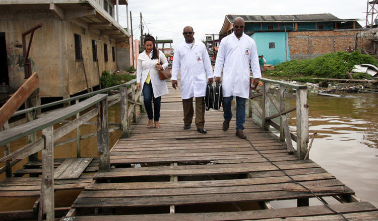 medicos-cubanos-en-brasil